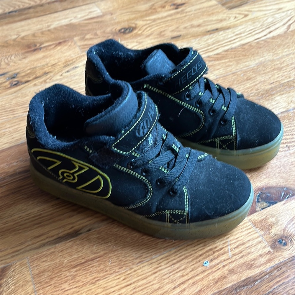 Heelys Shoes Youth Size 4